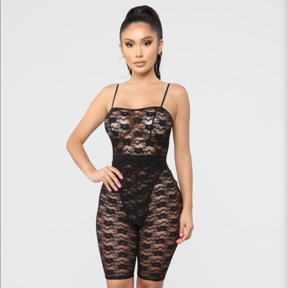 Never worn! Fashion nova Love Lace Short Set - Picture 1 of 7